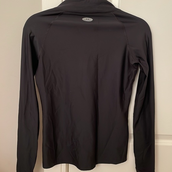 Size Small Fitted Women’s Under Armour Base Layer - Picture 5 of 6